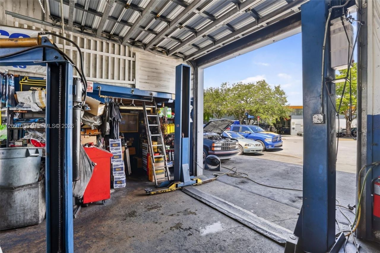 Profitable Automotive Shop With Over 25+ Years For, South Miami, FL 33143 Photo