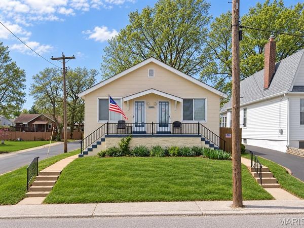 5200 Heege Road , St Louis, MO 63123