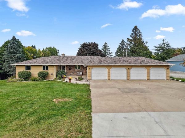 W7610 GRANDVIEW ROAD, Hortonville, WI 54944