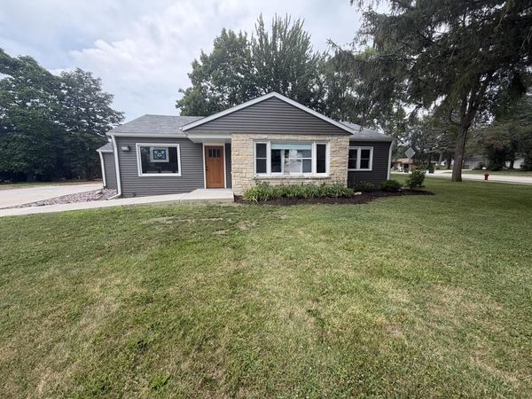 1726 E Washington STREET, West Bend, WI 53095