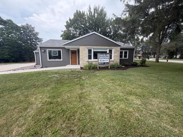 1726 E Washington STREET, West Bend, WI 53095