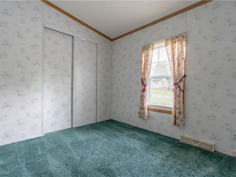 4025 Burke Avenue NE, Louisville, OH 44641 Photo 21