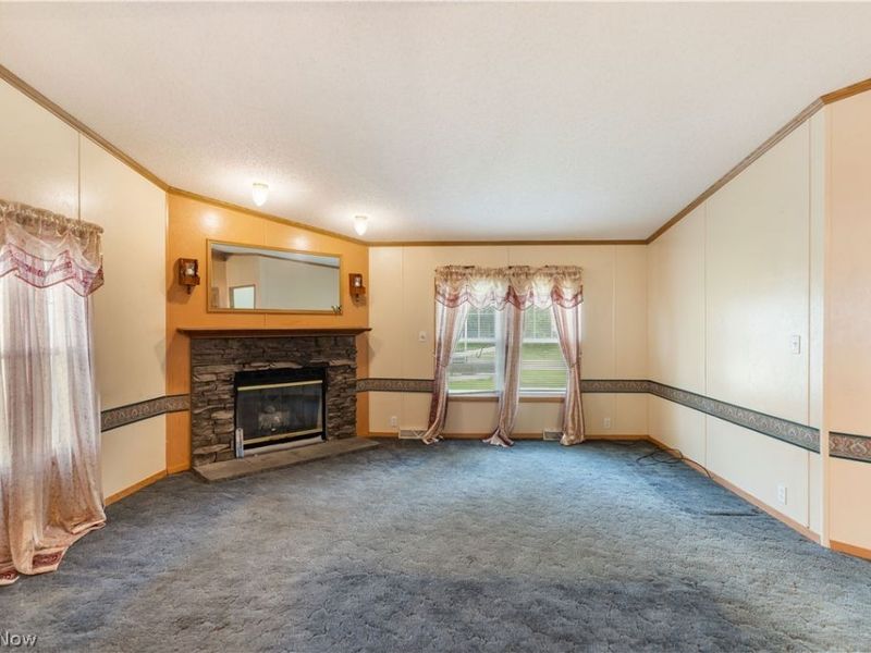 4025 Burke Avenue NE, Louisville, OH 44641 Photo 8