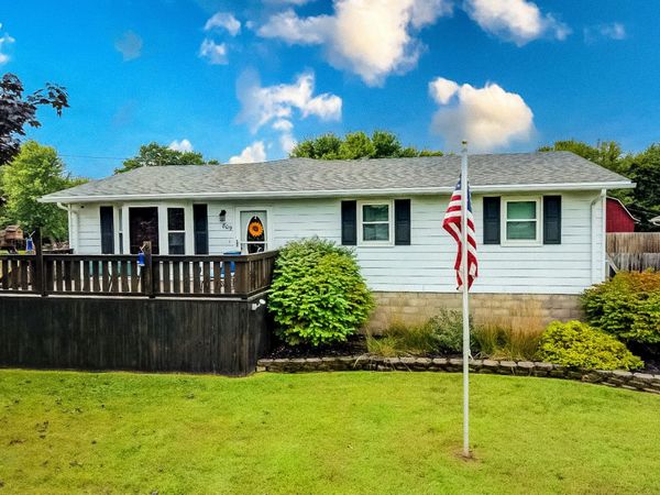 809 N Market Street, Watseka, IL 60970