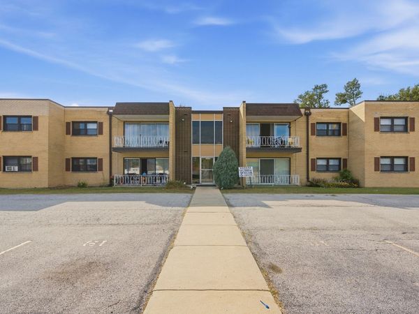 18320 Cherry Creek Drive , Unit 8, Homewood, IL 60430