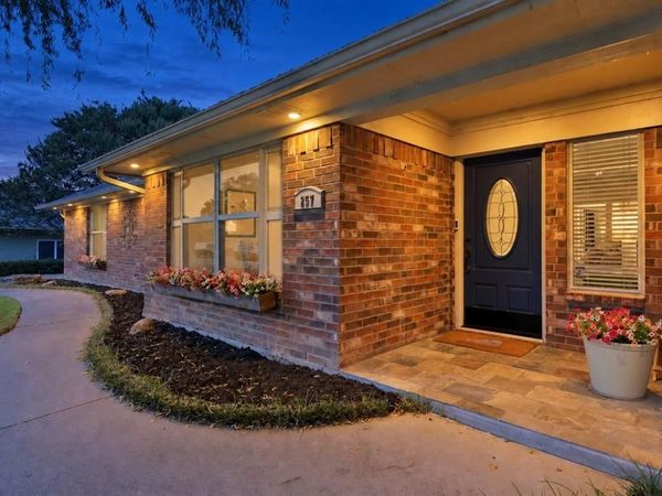257 Willow Ridge Road , Fort Worth, TX 76103