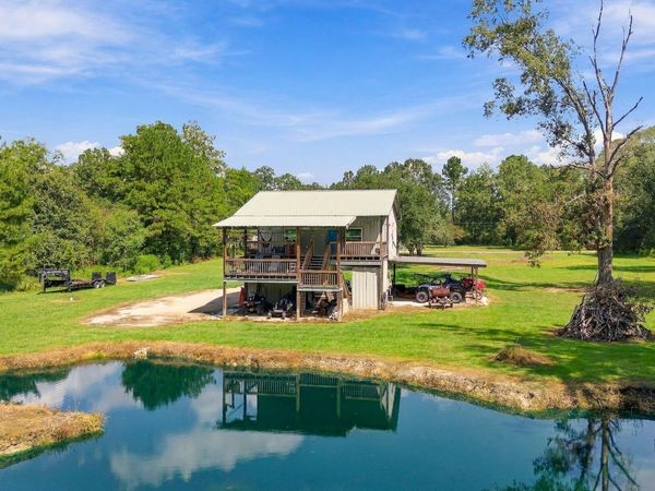 14346 Pine Park Dr, Walker, LA 70785