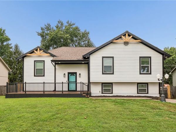309 NE Brookwood Drive, Blue Springs, MO 64014