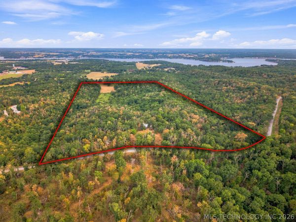 64747 E 225 Road , Wyandotte, OK 74370