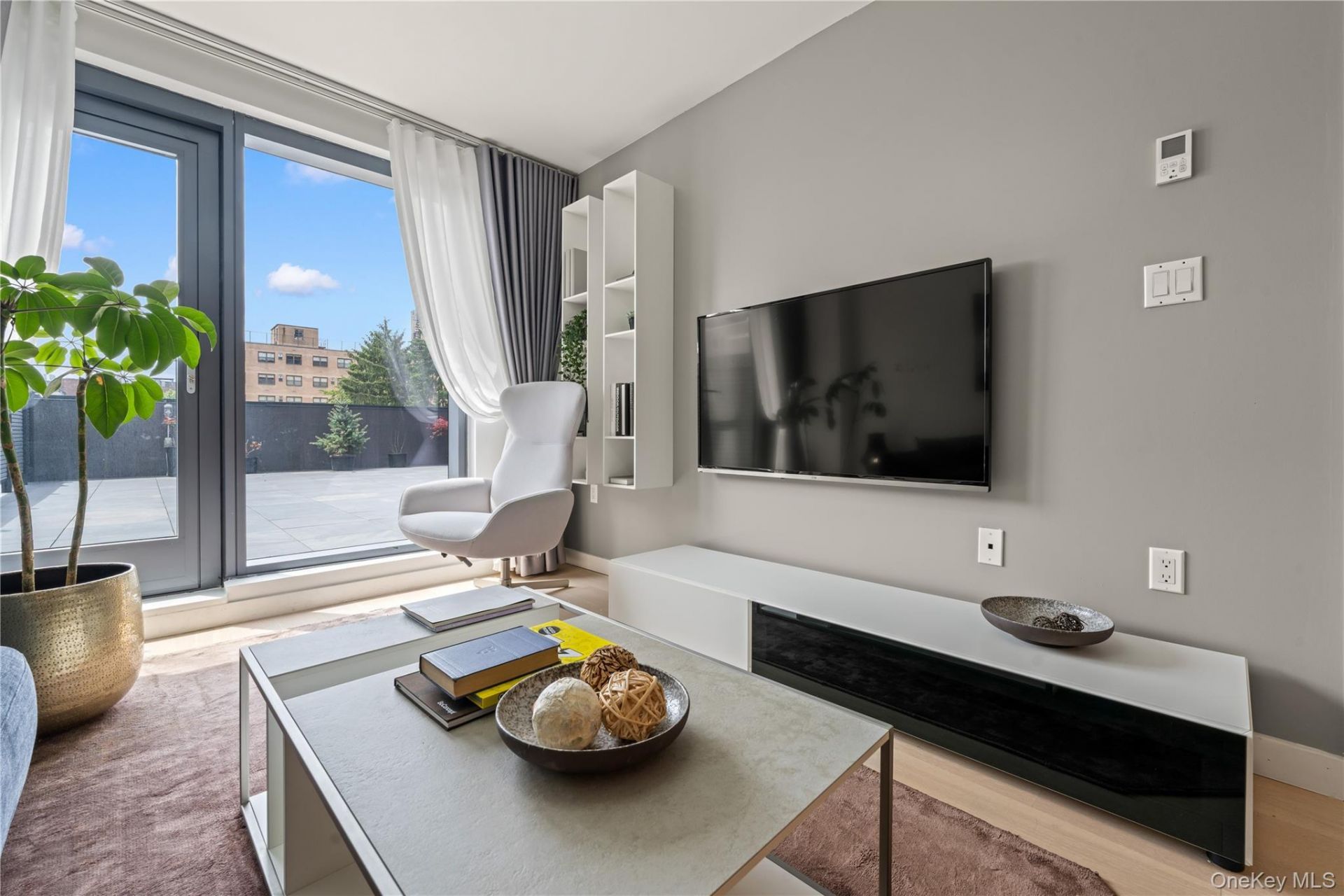 144-49 Northern Boulevard, Unit 403, Flushing, NY 11354 Main Photo