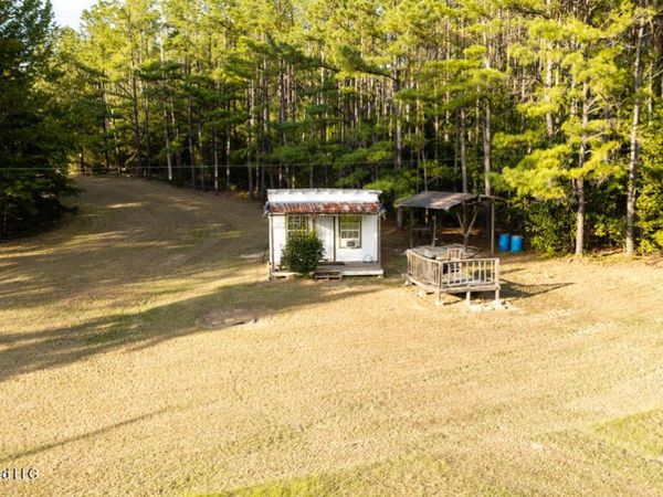 214 Cook Cobb Road, Camden, MS 39045