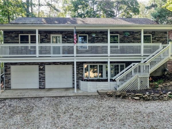 668 Floral Valley Drive E, Howard, OH 43028