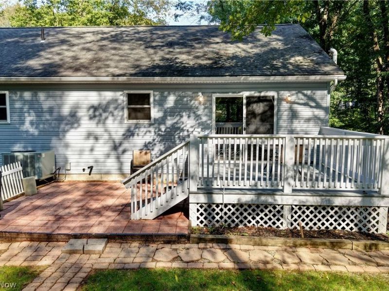 668 Floral Valley Drive E, Howard, OH 43028 Photo 10