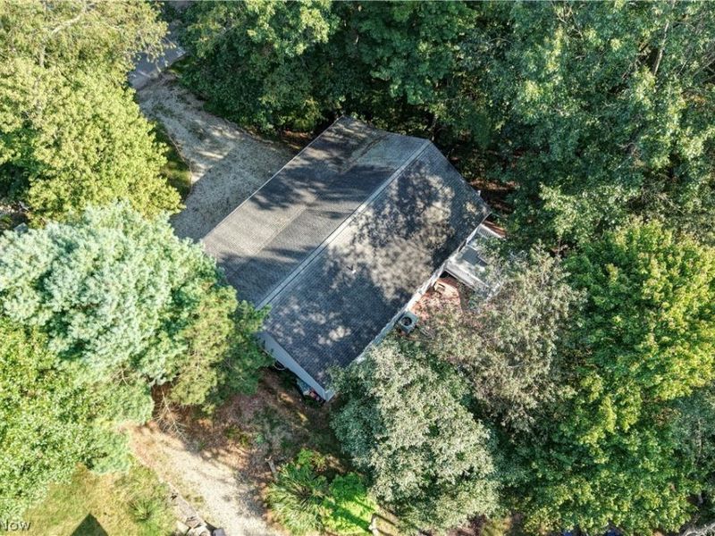 668 Floral Valley Drive E, Howard, OH 43028 Photo 18