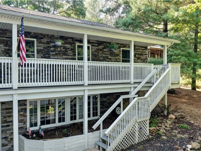 668 Floral Valley Drive E, Howard, OH 43028 Photo 2