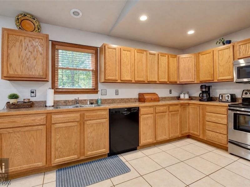 668 Floral Valley Drive E, Howard, OH 43028 Photo 26