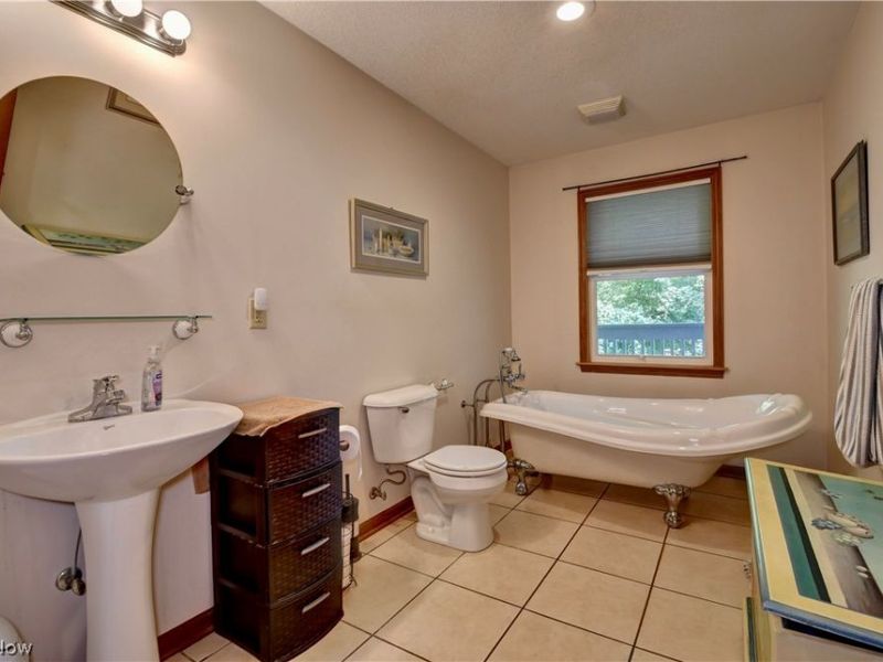 668 Floral Valley Drive E, Howard, OH 43028 Photo 33