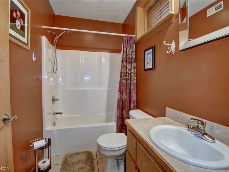 668 Floral Valley Drive E, Howard, OH 43028 Photo 42