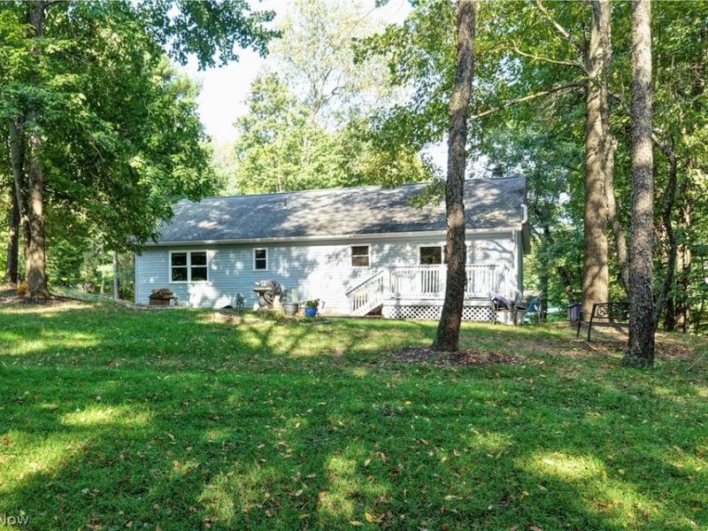 668 Floral Valley Drive E, Howard, OH 43028 Photo 8