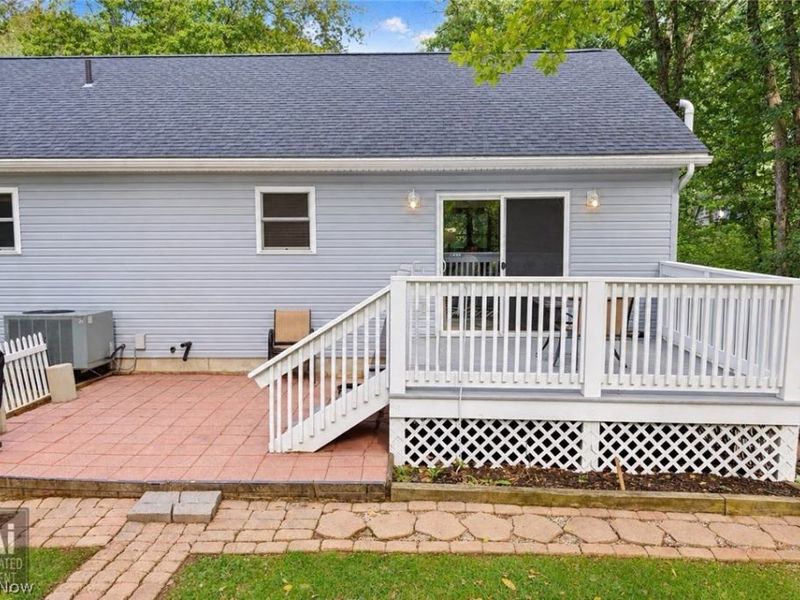 668 Floral Valley Drive E, Howard, OH 43028 Photo 9