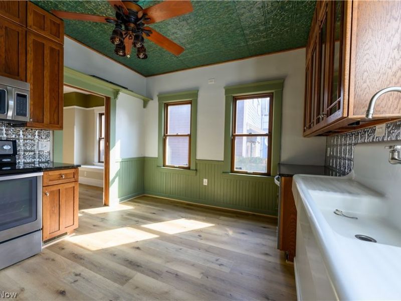 4209 Woodbine Avenue, Cleveland, OH 44113 Photo 14