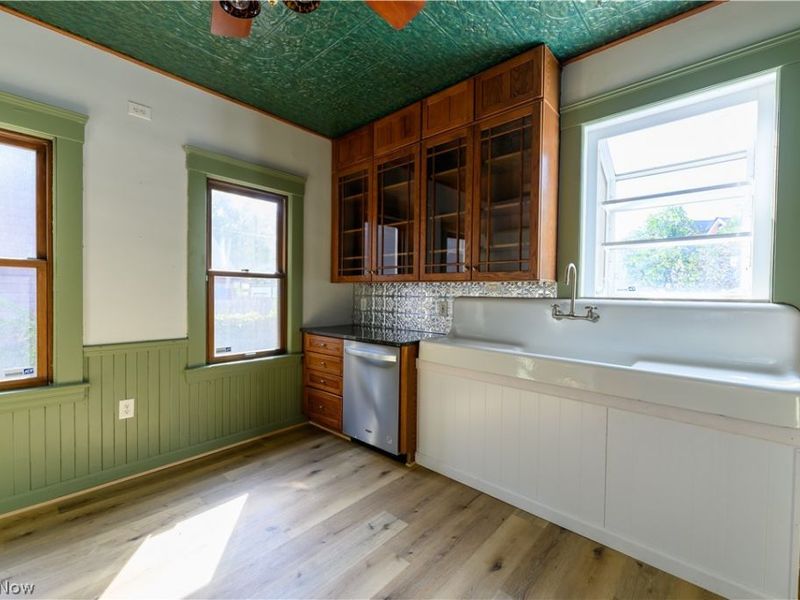 4209 Woodbine Avenue, Cleveland, OH 44113 Photo 15