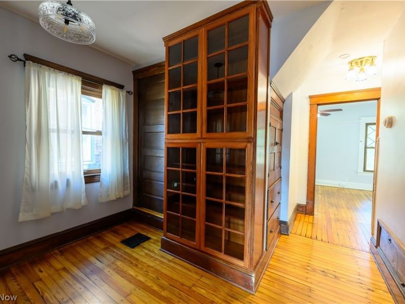 4209 Woodbine Avenue, Cleveland, OH 44113 Photo 19
