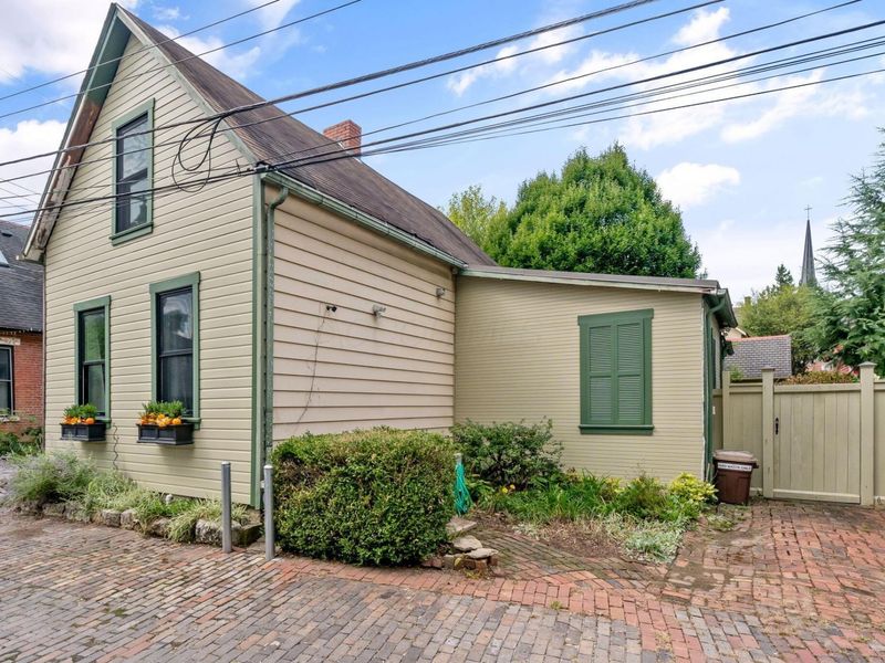 178 Alexander Alley, Columbus, OH 43206 Photo 2