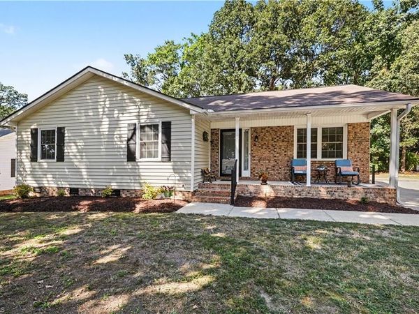 102 Brookhollow Lane, Archdale, NC 27263
