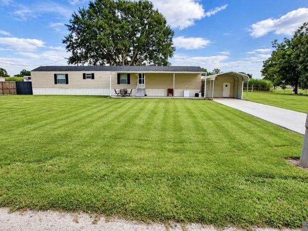 247 Redwood St, Labadieville, LA 70372