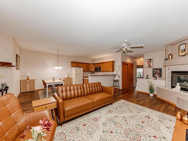 11200 W Gilbert AVENUE, Unit D, Wauwatosa, WI 53226