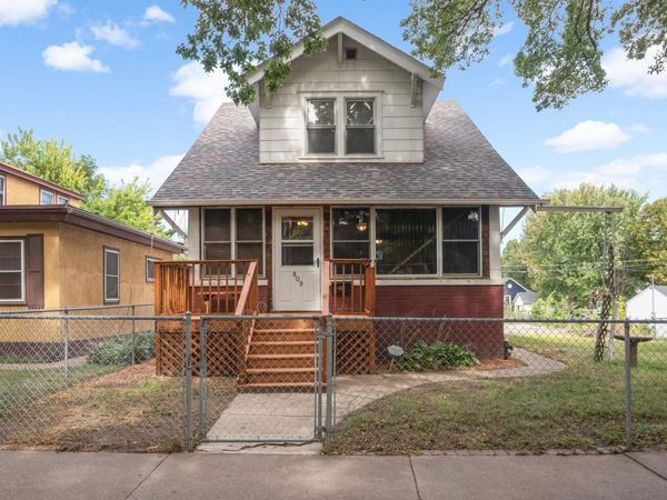 809 Minnehaha Avenue W, Saint Paul, MN 55104