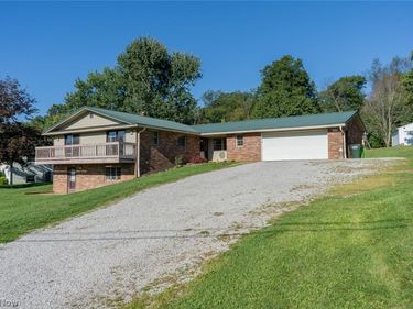 6093 Joliat Avenue, Louisville, OH 44641
