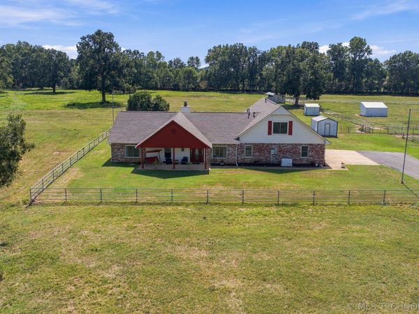 21624 E 161st Street S, Coweta, OK 74429