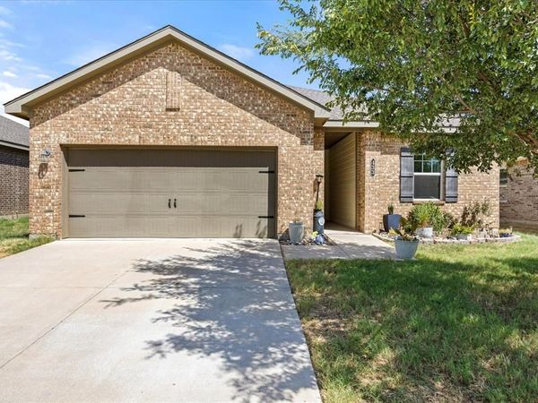 433 Starboard Drive, Crowley, TX 76036
