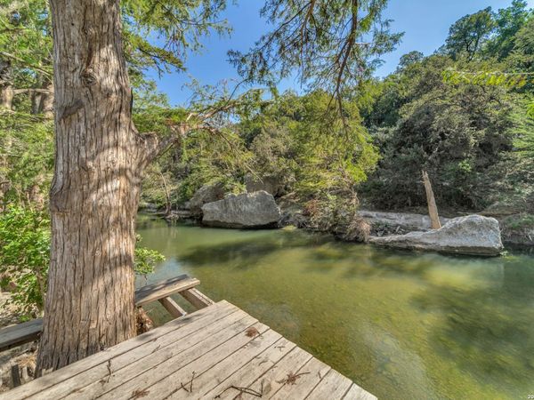 231 RIVER FOREST DR, Boerne, TX 78006