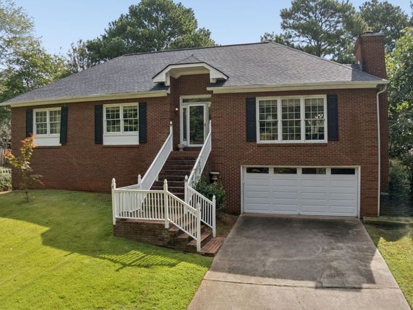 1802 Hunters Glen NE, Marietta, GA 30062