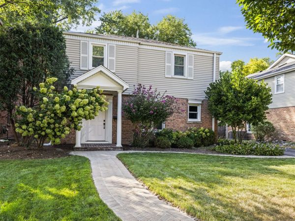 630 S Dryden Place , Arlington Heights, IL 60005