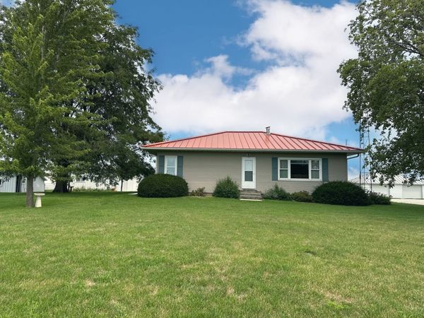 260 E 3300 N Road, Herscher, IL 60941