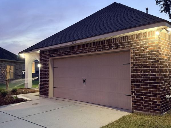 16211 White Rose Dr, Baton Rouge, LA 70817
