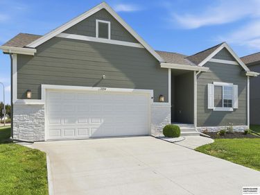 21214 Polk Street, Elkhorn, NE 68022