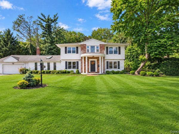 20 Chestnut Drive, East Hills, NY 11576
