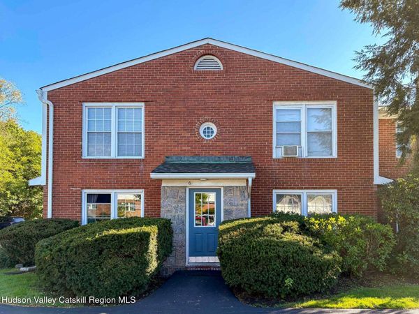 6 Huguenot Street, Unit 4, New Paltz, NY 12561