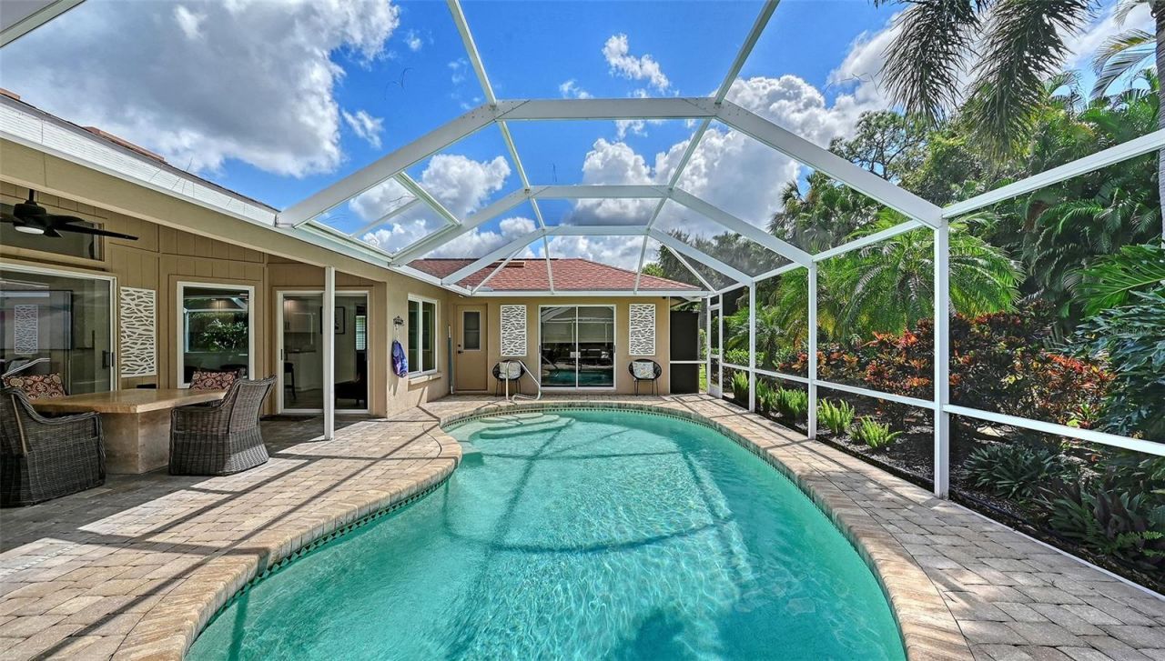 5220 Sunnydale Circle S, Sarasota, FL 34233 Photo