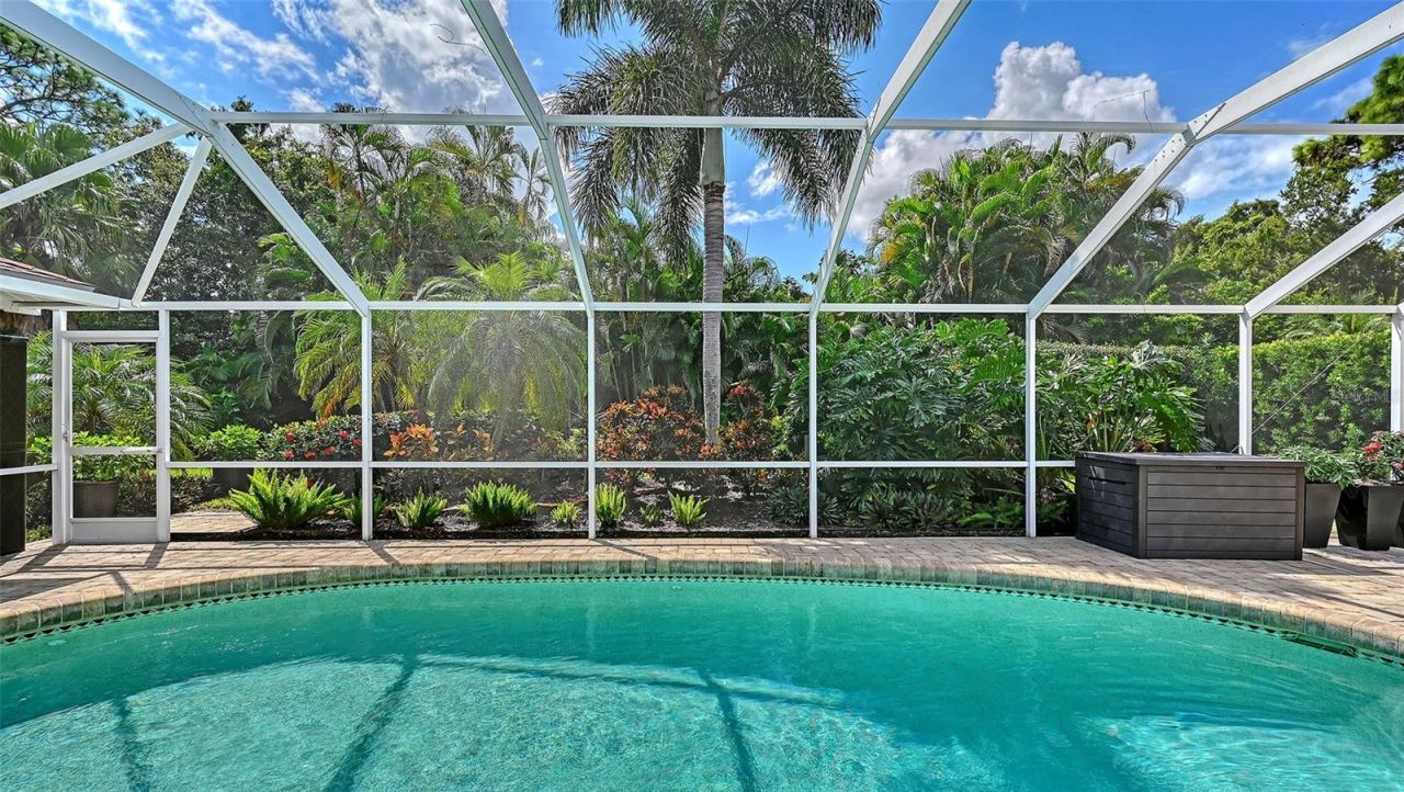 5220 Sunnydale Circle S, Sarasota, FL 34233 Photo