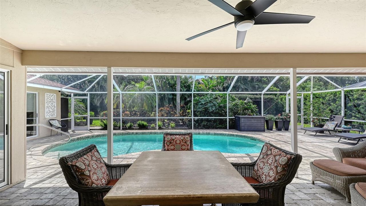 5220 Sunnydale Circle S, Sarasota, FL 34233 Photo