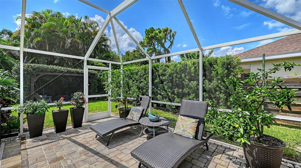 5220 Sunnydale Circle S, Sarasota, FL 34233 Photo