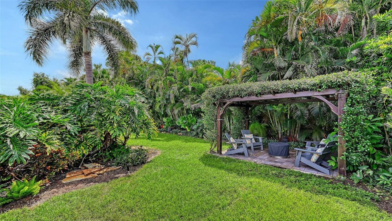 5220 Sunnydale Circle S, Sarasota, FL 34233 Photo