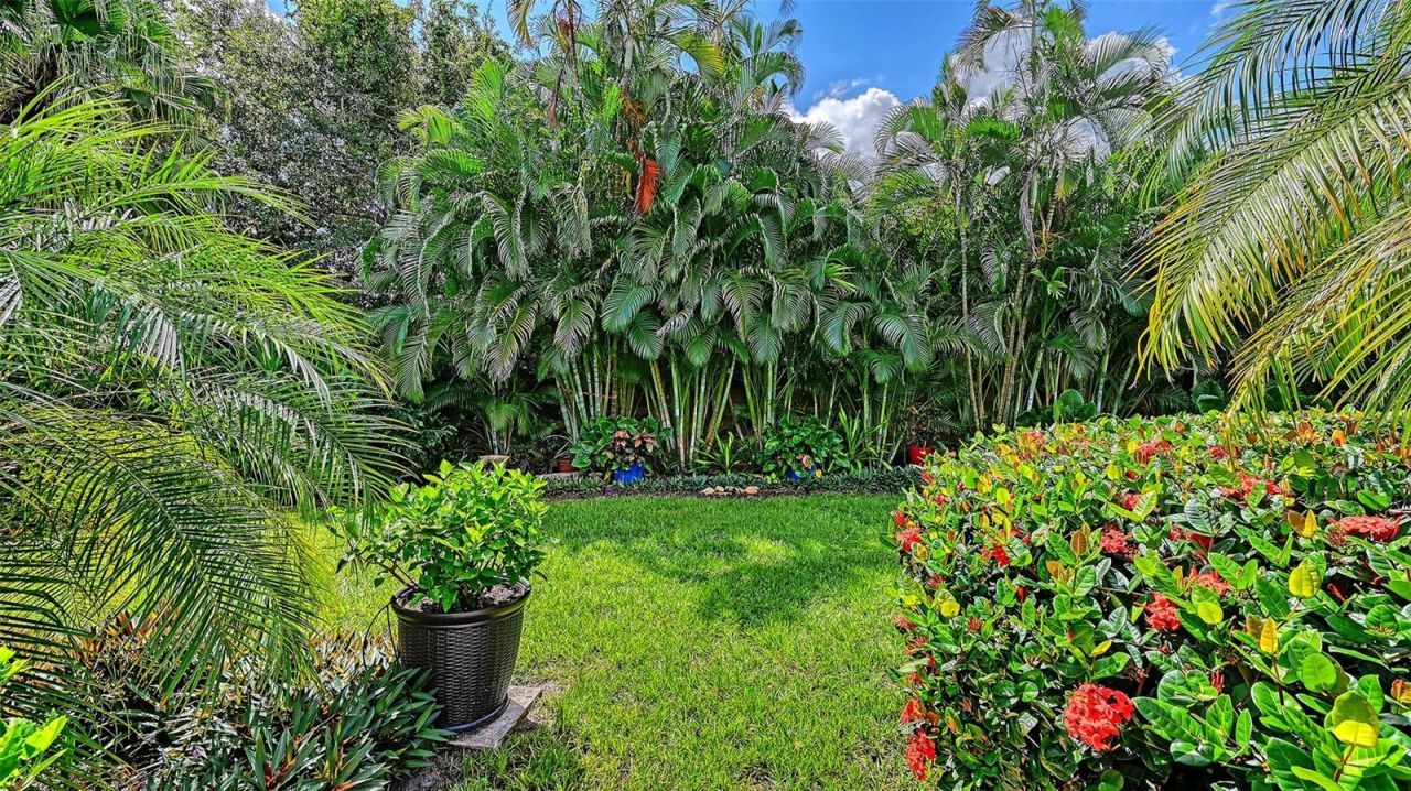 5220 Sunnydale Circle S, Sarasota, FL 34233 Photo