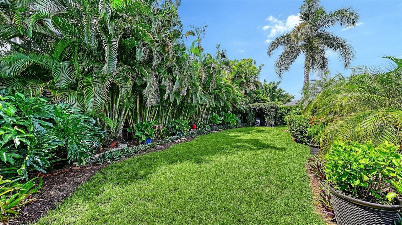 5220 Sunnydale Circle S, Sarasota, FL 34233 Photo